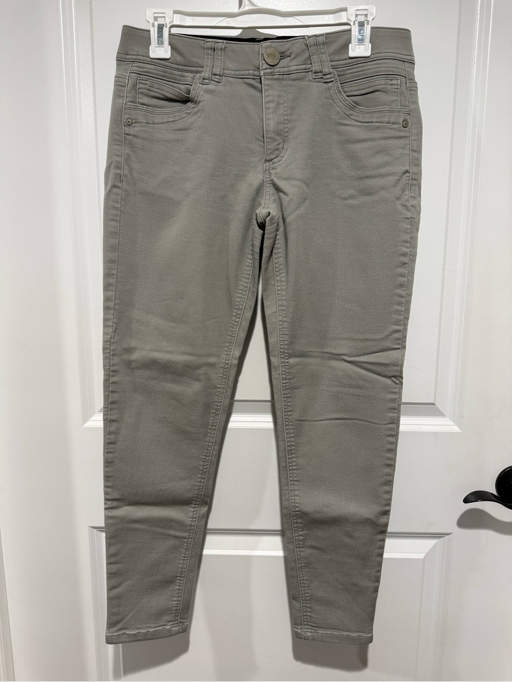 Democracy Ankle Pants in Light Olive Gray